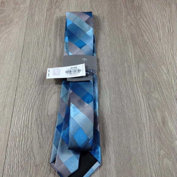 Van Heusen Aqua & Silver Plaid Diamond Pattern Tie - Picture 3 of 3